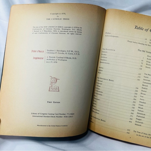 Vintage 1970 NAB First Edition New American Bible Catholic Press Red Edges Rare - Picture 5 of 6
